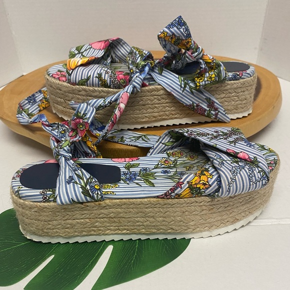 Zara Stripe w/Floral Print Raffia Espadrilles - Picture 3 of 9